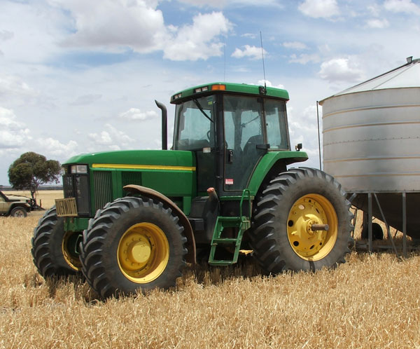 2024 John Deere 5130m 4x4 tractor